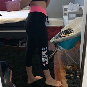 NWOT VS Pink capri leggings